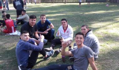 Pic-nic de la Primavera y Los Estudiantes en el Parquecito Municipal de General Roca.