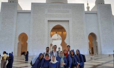 La Delegación del Inst. José Hernández recorrio la ciudad de Abu Dhabi. 