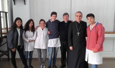 Visita pastoral de nuestro Obispo de la Diócesis de Villa María en General Roca.