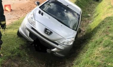 Accidente en solitario dentro de la localidad sobre calle Irigoyen.