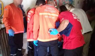 Dio a luz en su domicilio. La asistieron  Bomberos de General Roca junto al Dr. Natalio Juncos.