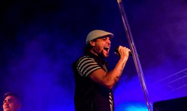 "Todo lo aprendí en el escenario con la Mona Gimenez" Nota a Hugo Dante Merlo de Mega Track.