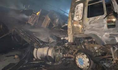 Incendio de gran magnitud sobre Autopista Cba-Rosario.