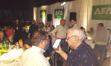 El Lic. Mario Navarro pronosticó lluvias para la Región.