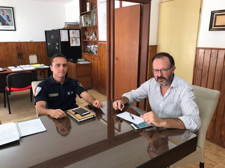 Se podrá salir a cortar el cesped en los horarios establecidos así lo acordó la Municipalidad de Gral. Roca y la Policia.