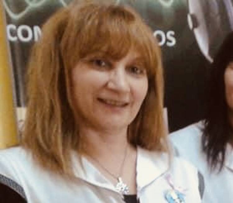 Con mucho dolor y tristeza Gral. Roca despide a la docente Liliana Perfumo. “Seño Lili dejaste una huella en cada uno de nosotros”.